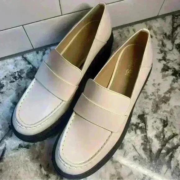 NWOB Michael Kors Women's Rocco Lug Sole Slip On Heeled Loafer - Picture 3 of 13